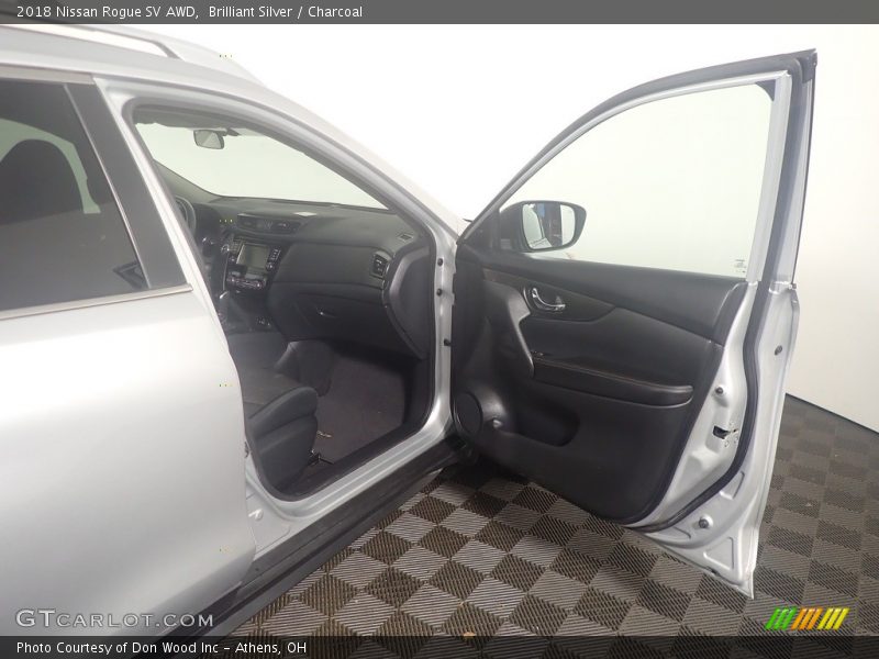 Brilliant Silver / Charcoal 2018 Nissan Rogue SV AWD