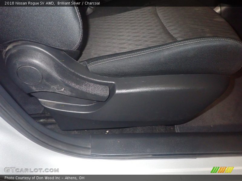Brilliant Silver / Charcoal 2018 Nissan Rogue SV AWD
