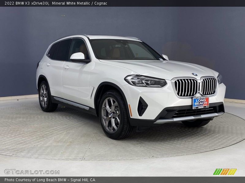 Front 3/4 View of 2022 X3 xDrive30i
