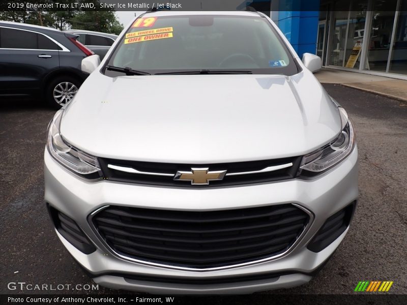 Silver Ice Metallic / Jet Black 2019 Chevrolet Trax LT AWD