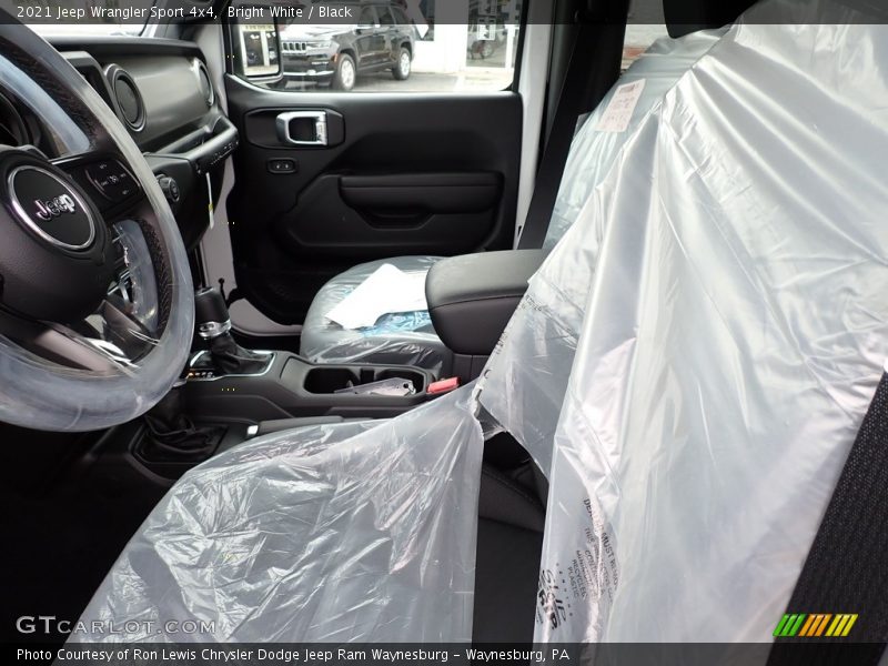 Bright White / Black 2021 Jeep Wrangler Sport 4x4