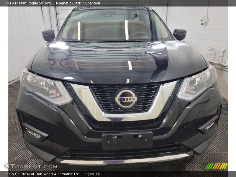 Magnetic Black / Charcoal 2019 Nissan Rogue SV AWD