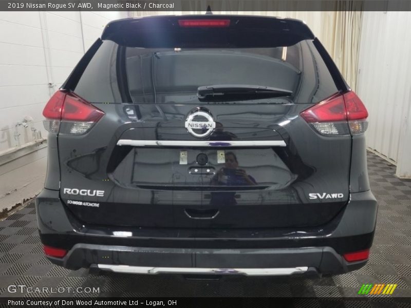 Magnetic Black / Charcoal 2019 Nissan Rogue SV AWD