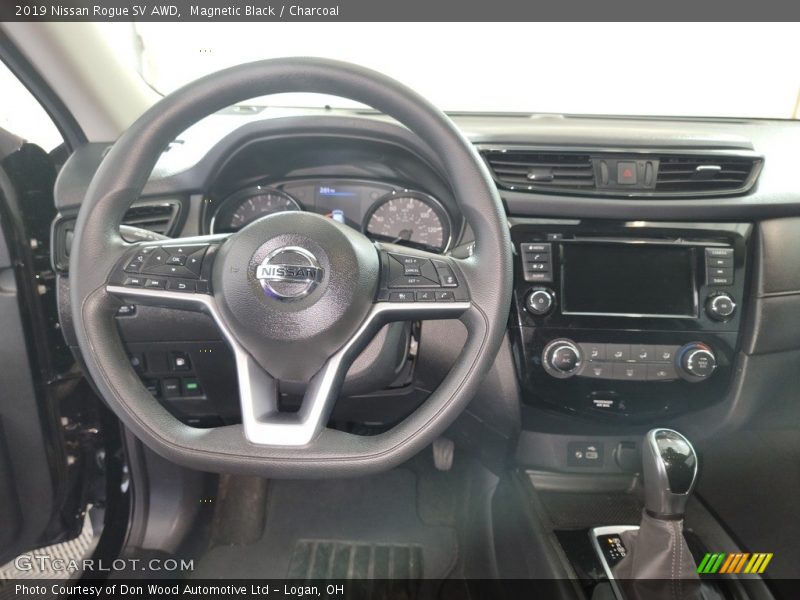 Magnetic Black / Charcoal 2019 Nissan Rogue SV AWD