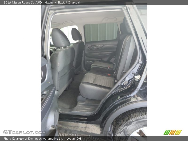 Magnetic Black / Charcoal 2019 Nissan Rogue SV AWD