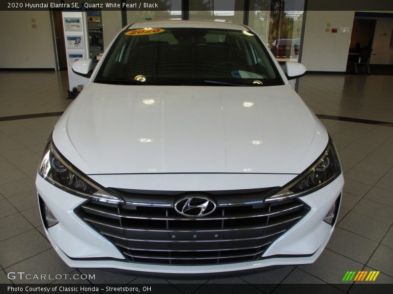 Quartz White Pearl / Black 2020 Hyundai Elantra SE