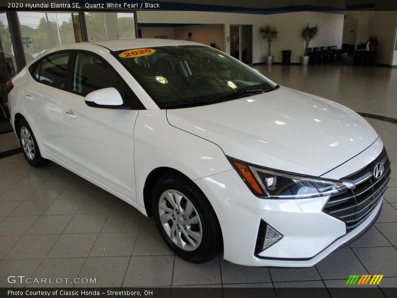 Front 3/4 View of 2020 Elantra SE