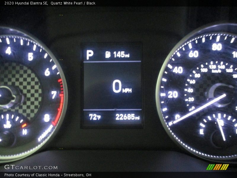 Quartz White Pearl / Black 2020 Hyundai Elantra SE