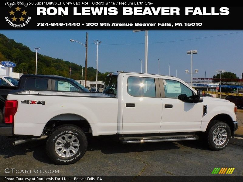 Oxford White / Medium Earth Gray 2022 Ford F250 Super Duty XLT Crew Cab 4x4