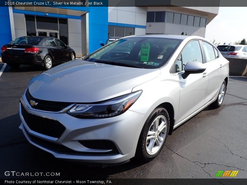 Silver Ice Metallic / Jet Black 2018 Chevrolet Cruze LT