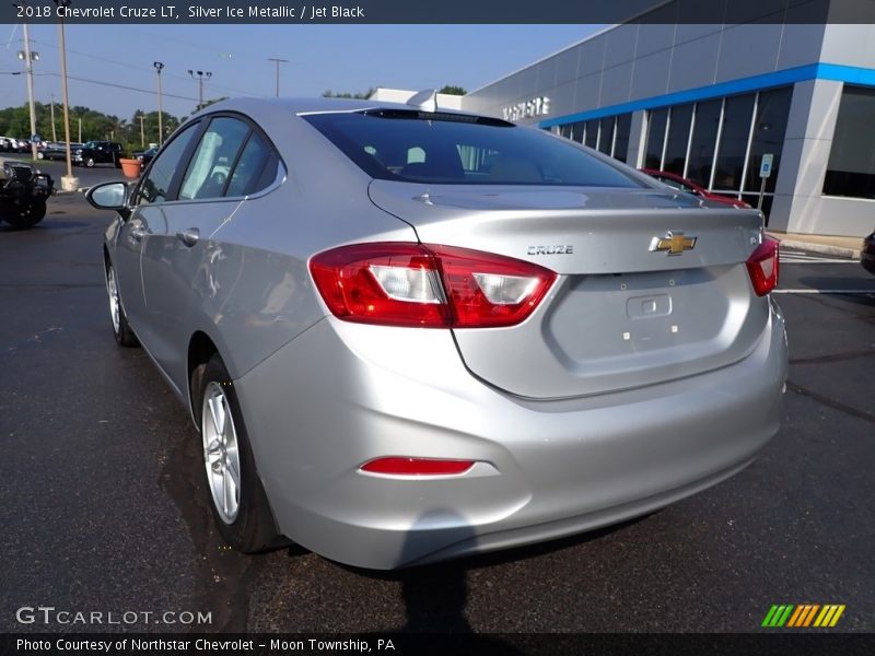 Silver Ice Metallic / Jet Black 2018 Chevrolet Cruze LT