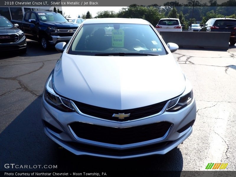 Silver Ice Metallic / Jet Black 2018 Chevrolet Cruze LT