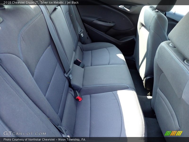 Silver Ice Metallic / Jet Black 2018 Chevrolet Cruze LT