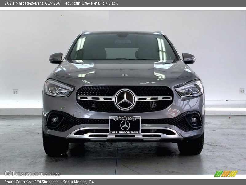 Mountain Grey Metallic / Black 2021 Mercedes-Benz GLA 250