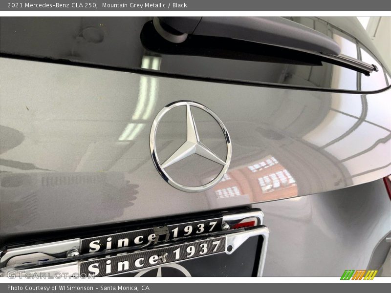 Mountain Grey Metallic / Black 2021 Mercedes-Benz GLA 250