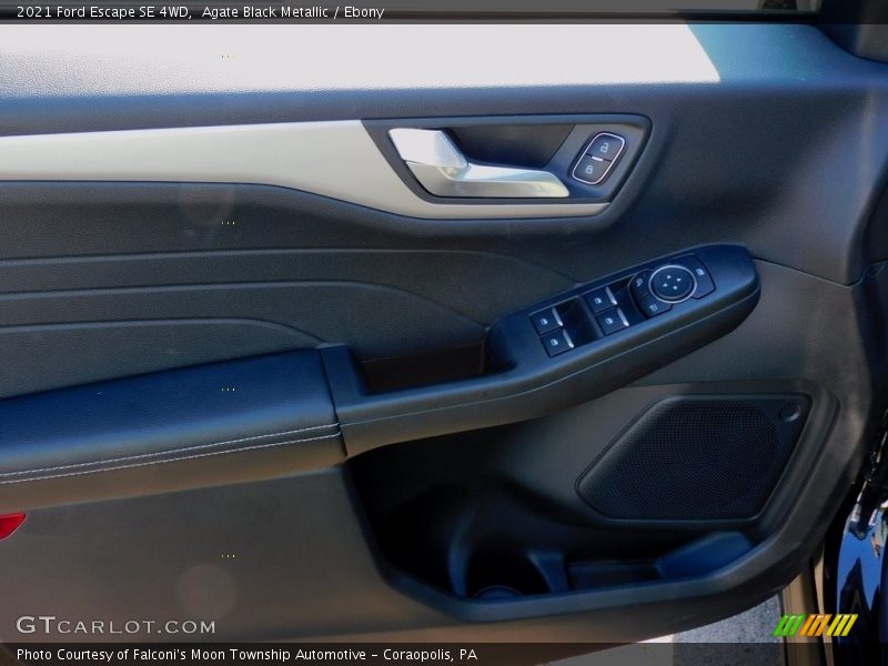 Agate Black Metallic / Ebony 2021 Ford Escape SE 4WD
