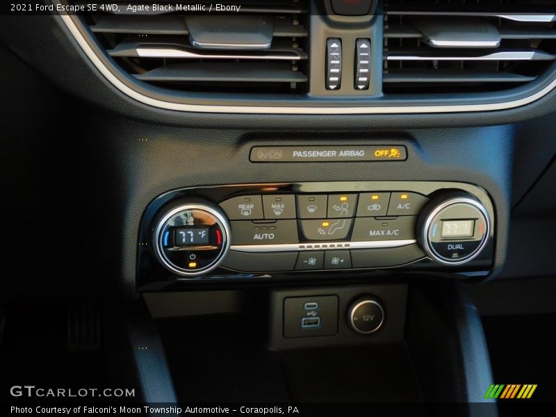 Agate Black Metallic / Ebony 2021 Ford Escape SE 4WD