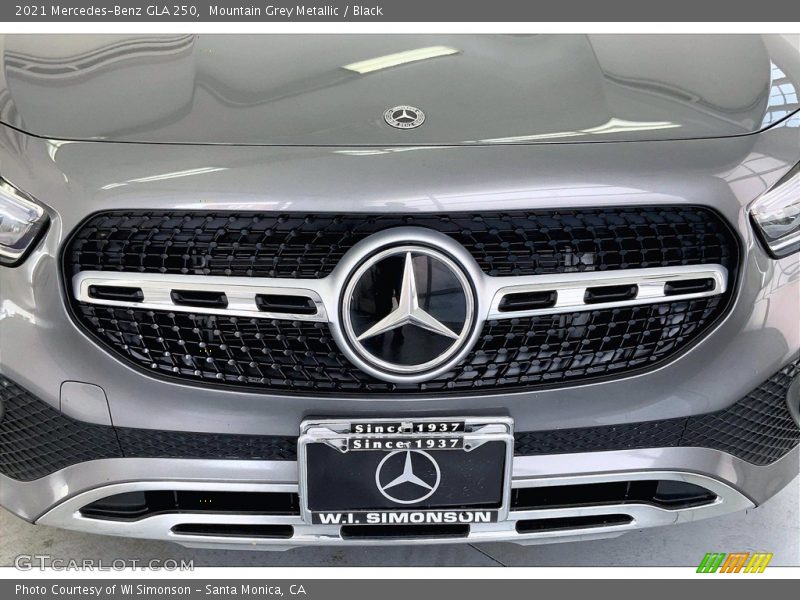 Mountain Grey Metallic / Black 2021 Mercedes-Benz GLA 250