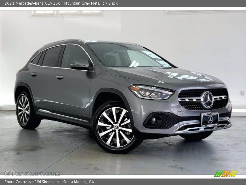 Mountain Grey Metallic / Black 2021 Mercedes-Benz GLA 250