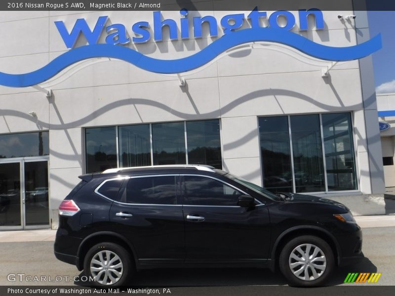 Magnetic Black / Almond 2016 Nissan Rogue S AWD