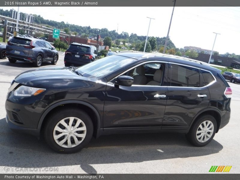 Magnetic Black / Almond 2016 Nissan Rogue S AWD