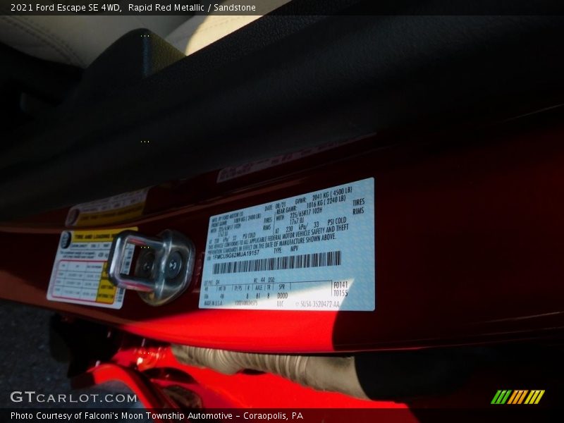 Rapid Red Metallic / Sandstone 2021 Ford Escape SE 4WD