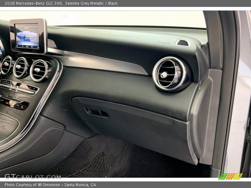 Selenite Grey Metallic / Black 2018 Mercedes-Benz GLC 300