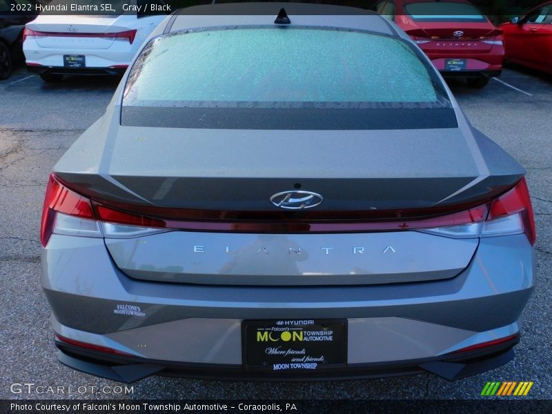 Gray / Black 2022 Hyundai Elantra SEL