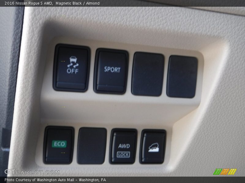 Magnetic Black / Almond 2016 Nissan Rogue S AWD