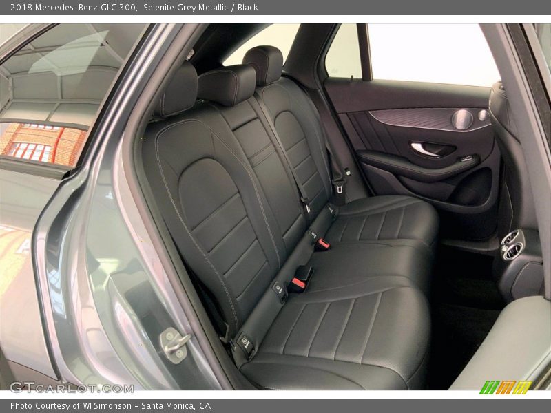 Selenite Grey Metallic / Black 2018 Mercedes-Benz GLC 300