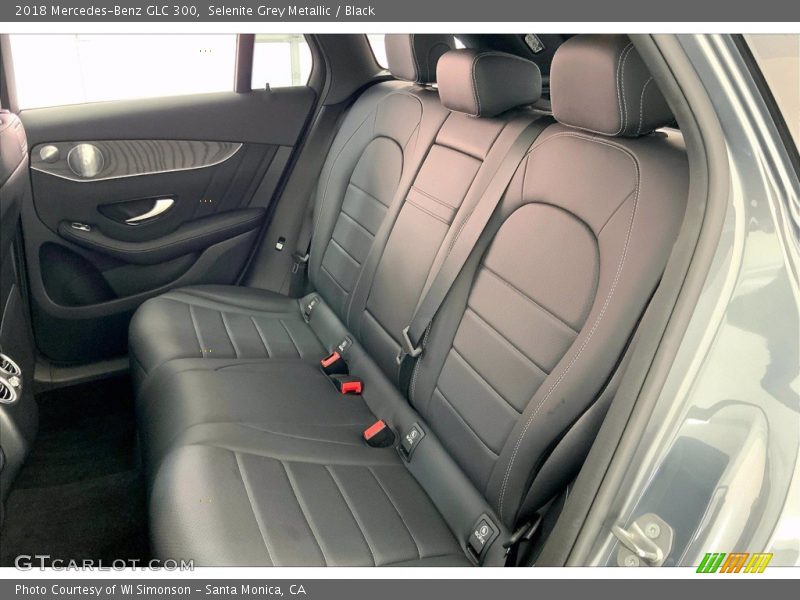 Selenite Grey Metallic / Black 2018 Mercedes-Benz GLC 300