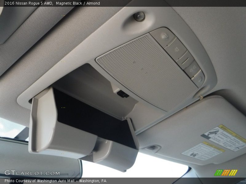 Magnetic Black / Almond 2016 Nissan Rogue S AWD