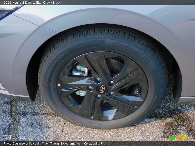 Gray / Black 2022 Hyundai Elantra SEL