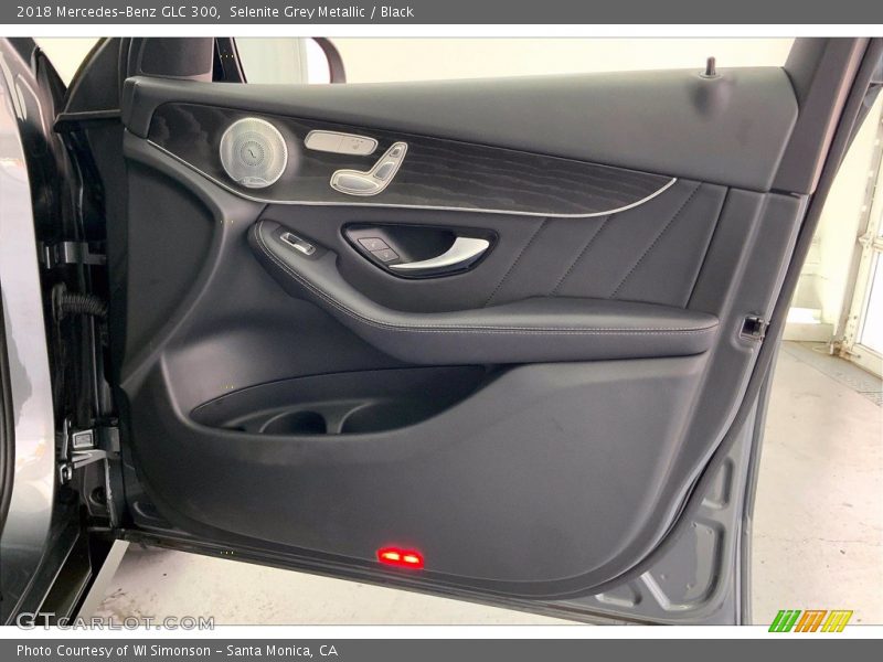 Selenite Grey Metallic / Black 2018 Mercedes-Benz GLC 300