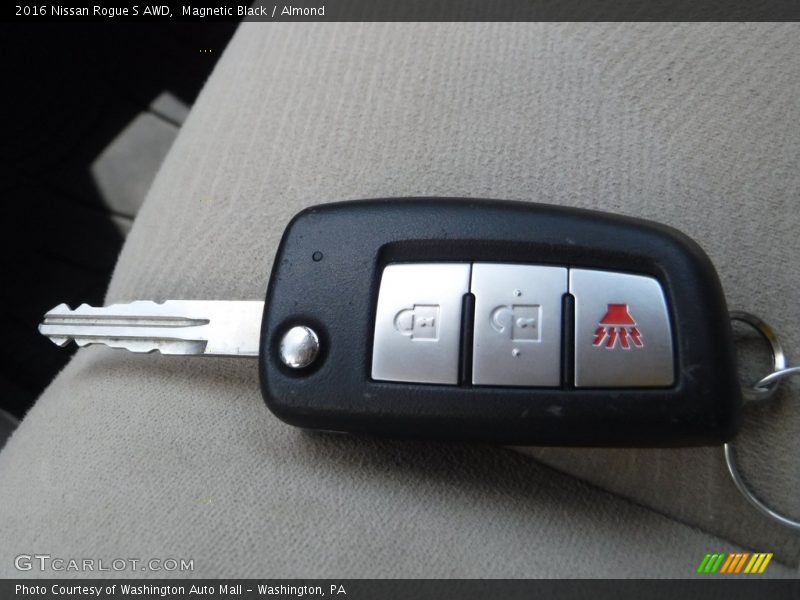 Magnetic Black / Almond 2016 Nissan Rogue S AWD