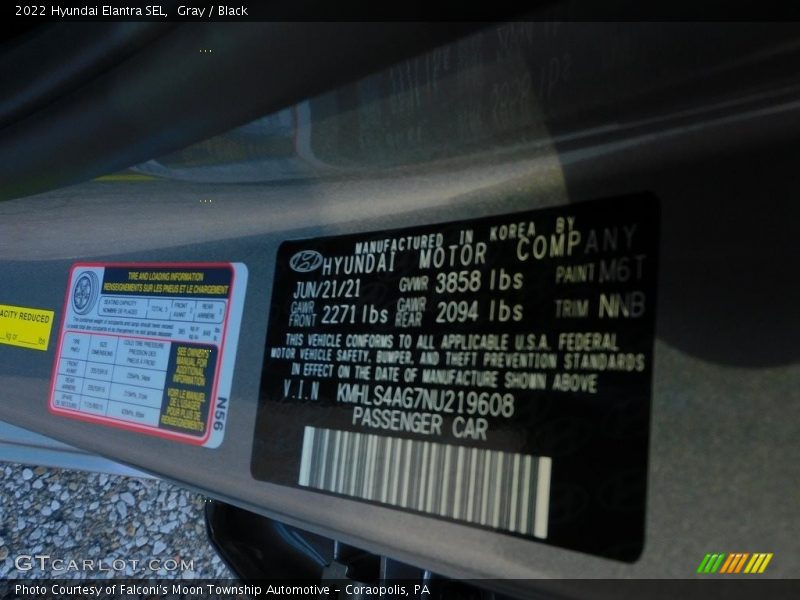 Gray / Black 2022 Hyundai Elantra SEL