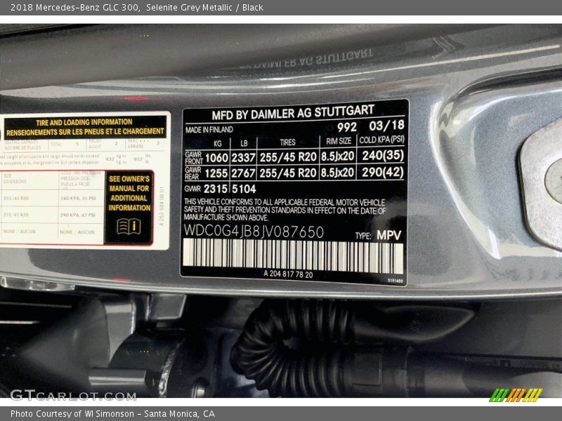 Selenite Grey Metallic / Black 2018 Mercedes-Benz GLC 300