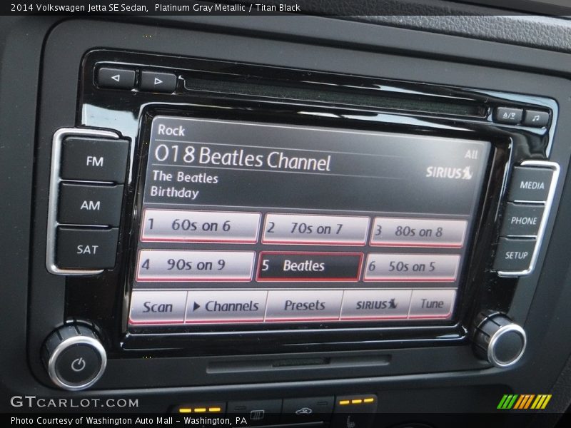 Platinum Gray Metallic / Titan Black 2014 Volkswagen Jetta SE Sedan