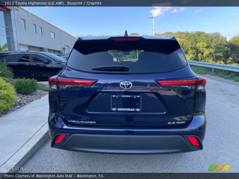 Blueprint / Graphite 2021 Toyota Highlander XLE AWD