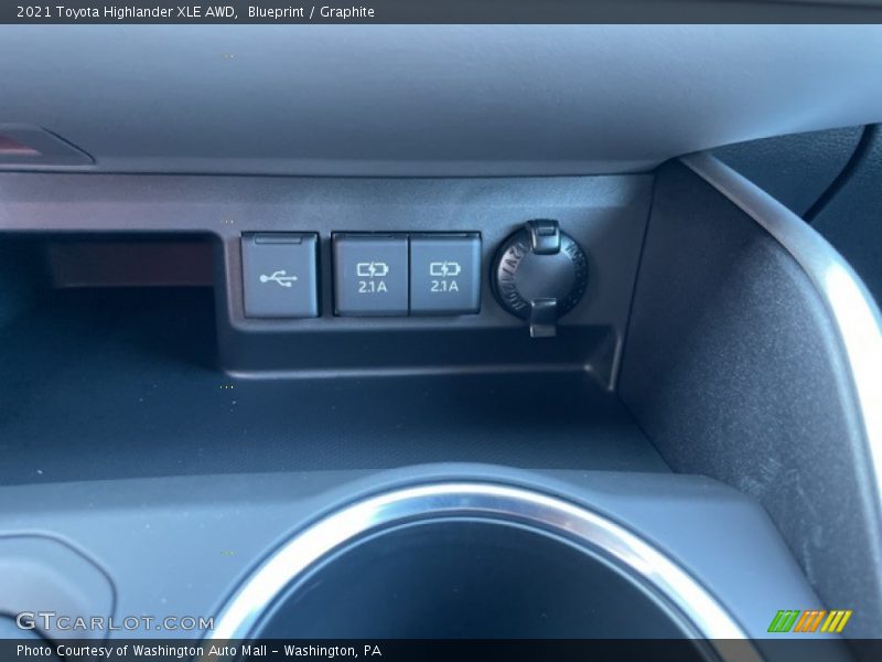Blueprint / Graphite 2021 Toyota Highlander XLE AWD