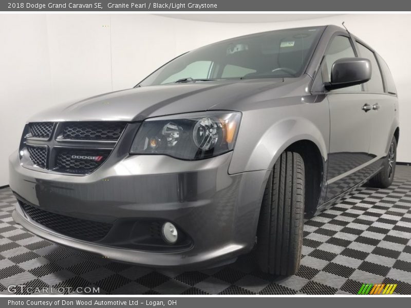 Granite Pearl / Black/Light Graystone 2018 Dodge Grand Caravan SE