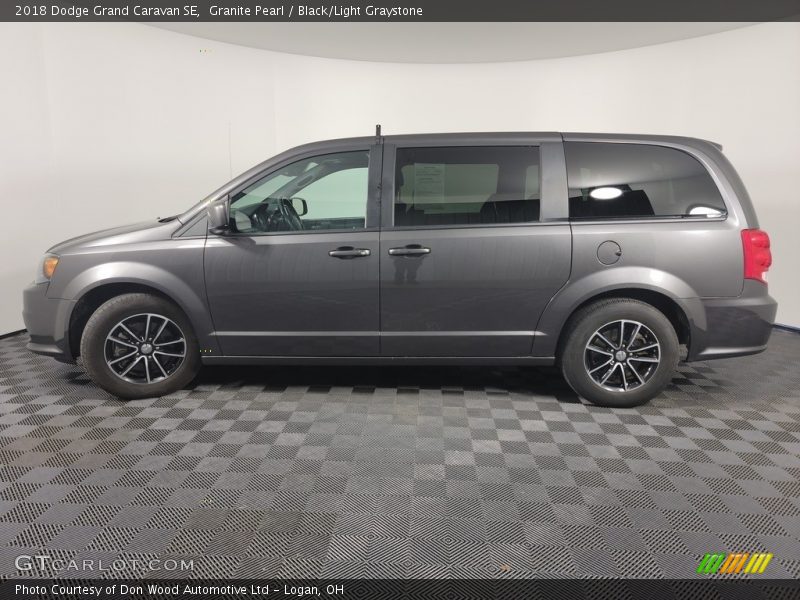 Granite Pearl / Black/Light Graystone 2018 Dodge Grand Caravan SE