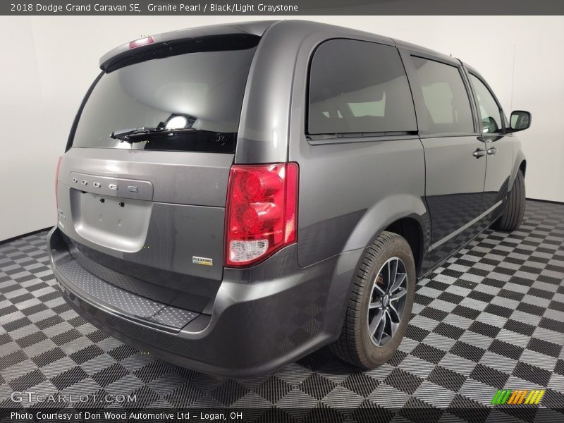 Granite Pearl / Black/Light Graystone 2018 Dodge Grand Caravan SE
