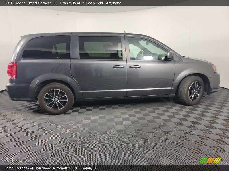 Granite Pearl / Black/Light Graystone 2018 Dodge Grand Caravan SE