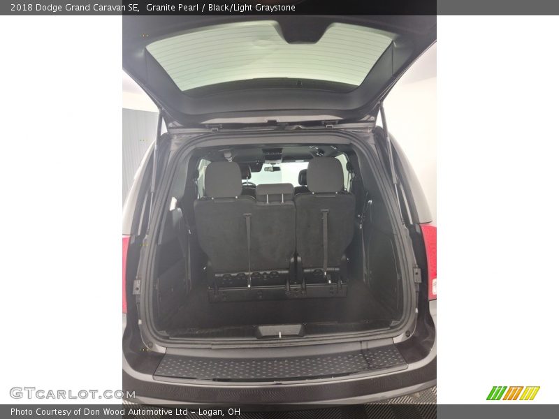 Granite Pearl / Black/Light Graystone 2018 Dodge Grand Caravan SE