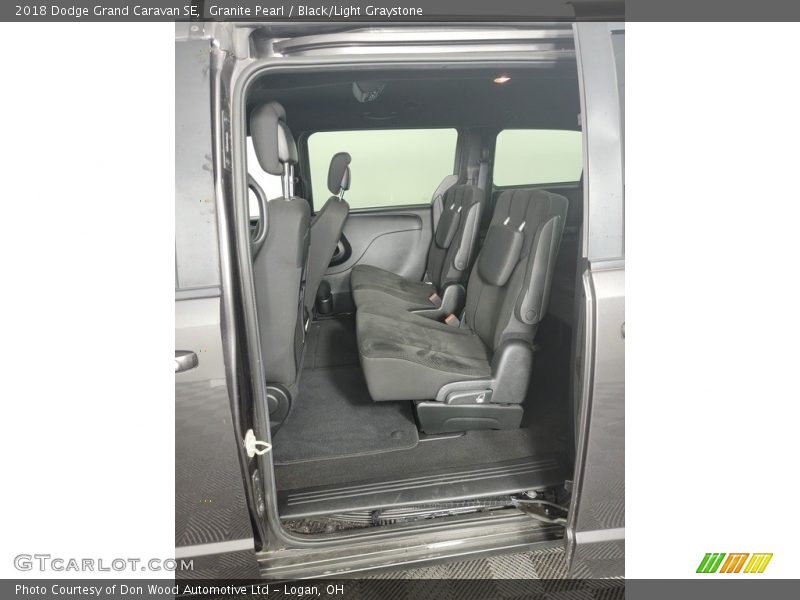 Granite Pearl / Black/Light Graystone 2018 Dodge Grand Caravan SE