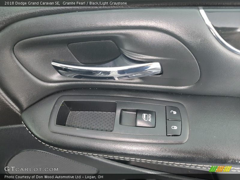 Granite Pearl / Black/Light Graystone 2018 Dodge Grand Caravan SE