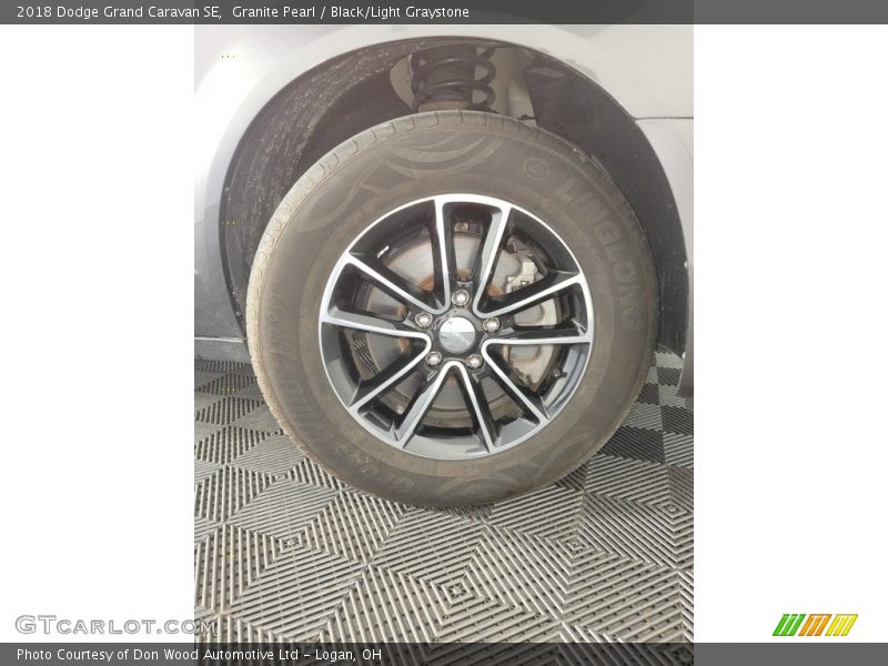 Granite Pearl / Black/Light Graystone 2018 Dodge Grand Caravan SE