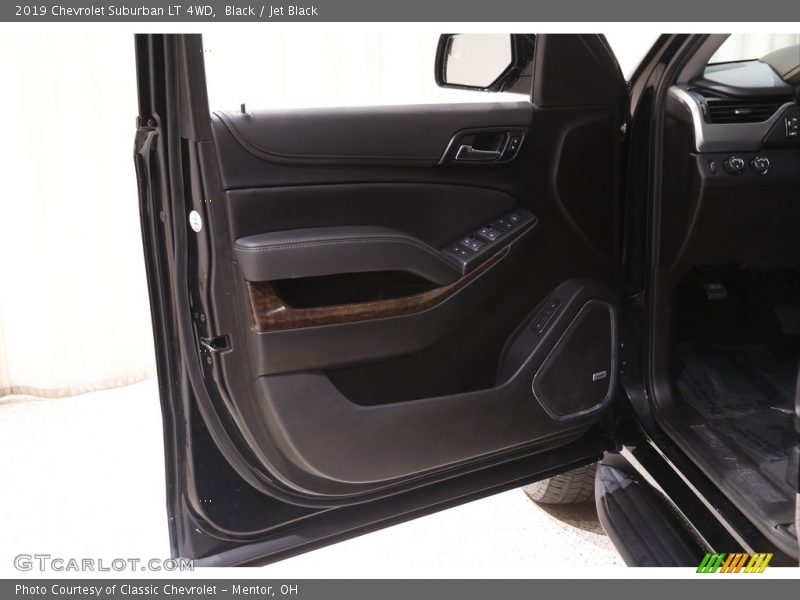 Black / Jet Black 2019 Chevrolet Suburban LT 4WD