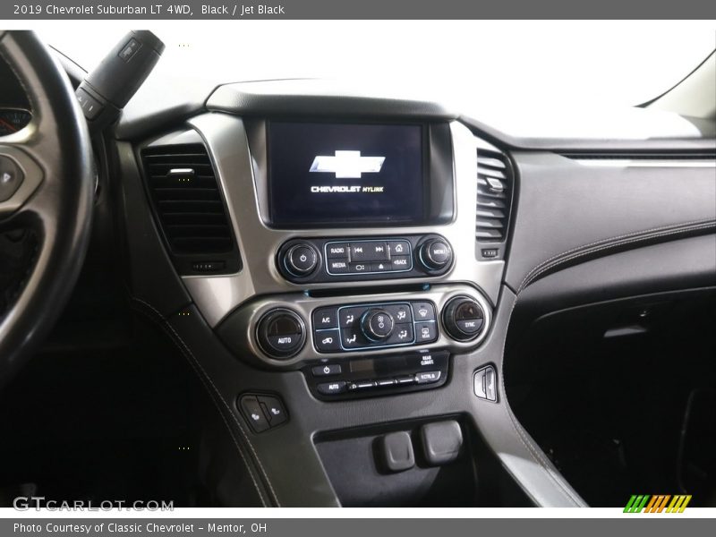 Black / Jet Black 2019 Chevrolet Suburban LT 4WD